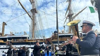 L'Amerigo Vespucci lascia Brindisi, in rotta Taranto
