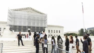Corte Suprema autorizza Trump a congelare aiuti esteri