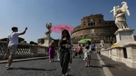 Caldo fino a martedì, poi una perturbazione