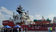 Migranti: Ocean Viking arrivata a Marina di Carrara