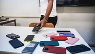Telefoni nello zaino e punizioni soft, l'approccio è 'morbido'