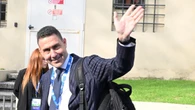 Vannacci provoca sinistra con un pesce, esposto animalisti
