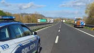 Camion si ribalta sull'Autosole tra Umbria e Toscana