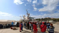 Sbarcati a Crotone migranti soccorsi dalla 'Louise Michel'