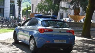 Picchia la moglie davanti alla figlia di 8 anni, arrestato