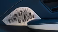 Su Alpine A390 l'audio è garantito dall'acustica Devialet