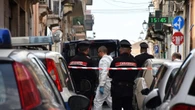 Butta figlia da balcone: zia ai funerali, 'ti abbiamo amata'