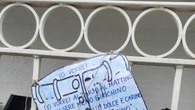 Alunni stendono un 'bucato poetico' nelle vie di un borgo umbro