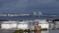 Prezzo petrolio in bilico fra sanzioni Russia e più produzione