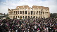 Marea fucsia a Roma per l'8 marzo, 'contro guerra e patriarcato'