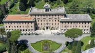 Realizzato nei Giardini Vaticani lo stemma floreale di Leone XIV