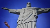 Il Cristo Redentore diventa la passerella del Rio Fashion Show