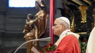 Il Papa, "la nostra terra sta cadendo in rovina"