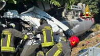 Cisterna ribaltata, chiusa carreggiata Sud A12 a Pisa