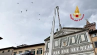 Maltempo stacca la croce in ferro dalla chiesa di Empoli