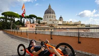 A Roma la terza tappa del tour mondiale in handbike di Pelletier