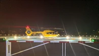 Ragazzi fingono di gettarsi sotto le auto, giovane travolto