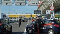 Controlli in aeroporto Fiumicino, multati Ncc e tassisti abusivi