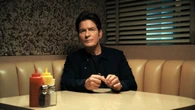 Charlie Sheen, morti e rinascite fra droga ed eccessi