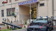 Picchia e rapina la madre, 18enne allontanato da casa