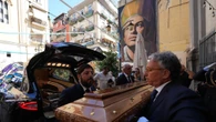 Operai morti a Napoli, dolore ai funerali della terza vittima
