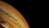 Su Giove violente piogge ghiacciate di acqua e ammoniaca