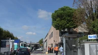 Operaio 36enne precipita mentre monta pannelli solari e muore