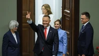 Polonia, giura il nuovo presidente Karol Nawrocki