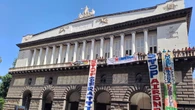 Comitati per la casa espongono striscioni da balcone San Carlo