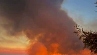 Incendio boschivo minaccia paese di 400 abitanti nel Grossetano