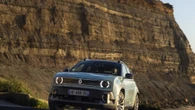 Renault 4 E-Tech, l'icona ritorna ora con un cuore elettrico