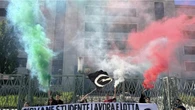 Blocco Studentesco Torino, striscione davanti a Mirafiori