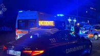 Travolto da un'auto mentre attraversa la strada, muore 80enne