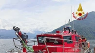Salvate due ragazze in acqua di notte nel lago Maggiore
