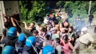 Questore di Aosta ferito durante disordini No Tav, 10 condanne