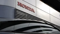 Honda: utile trimestrale dimezzato ma migliora stime annuali