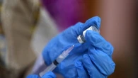 Ipotesi stop all'obbligo dei vaccini, si riaccende la polemica