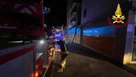 Incendio nella notte in una casa nel Milanese, morta donna