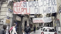 Napoli, ai Quartieri Spagnoli striscioni contro le riprese di "Gomorra"