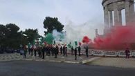 Presidio per le remigrazione ad Ancona, tricolori e fumogeni