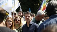 A L'Aja la sfida di Conte, sinistra ed euroscettici, 'no riarmo'
