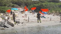Punta Molentis, dopo incendio arrivano 'i cafoni' da spiaggia