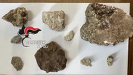 A Pompei turista prende pietre per ricordo ma viene fermato