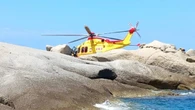 Spettacolare intervento di elisoccorso a scogli Elba per turista
