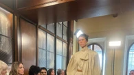 Gucci Cruise 2026 rilegge l'archivio, sfilata a Firenze