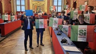 Referendum, bandiere per il Sì in Sala Rossa a Torino