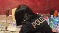 Pratica un rito satanico e gli prende fuoco casa, denunciato