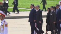 Hanoi, Xi Jinping al mausoleo di Ho Chi Minh