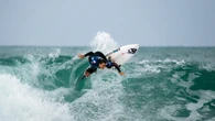 Fioravanti doma le onde del Salvador, primo italiano a vincere nel Surf World Tour