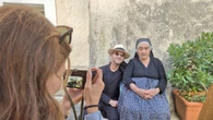 Nonna Margherita è una 'star', turisti a Scanno per incontrarla